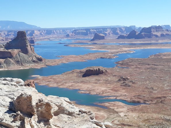 32. LakePowellFromAlstromPoint